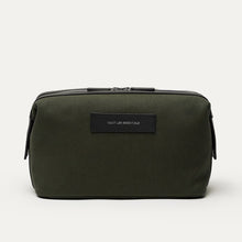 WANT LES ESSENTIELS Kenyatta Organic Cotton Canvas Toiletry Bag (Green