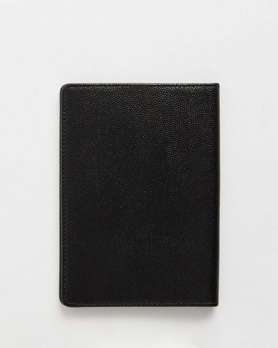 WANT LES ESSENTIELS Pearson Leather Passport Cover (Black)
